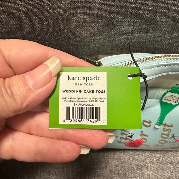 Kate Spade New York Emergency 7 Piece Set Bridal Kit - Wedding Cake Toss - Picture 10 of 10